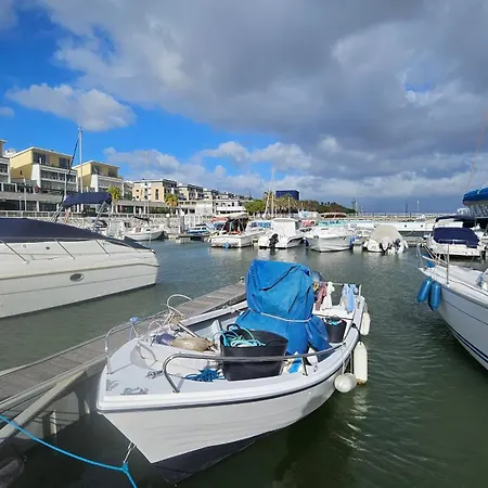 Botel Barco Expo C49