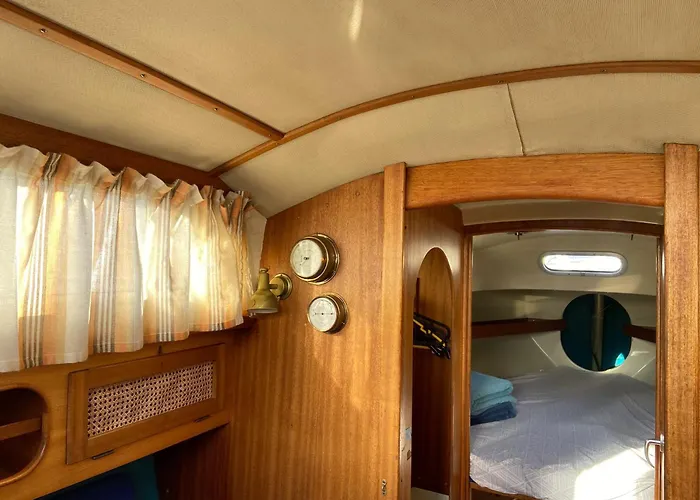 Barco Expo C49 Úszó hotel